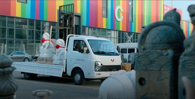 顶配5.68万，货箱长度3.8米，载人拉货两不误，致富小帮手？