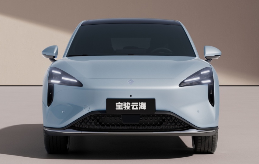 宝骏全新电动SUV预告图发布，命名为云海，纯电续航600km