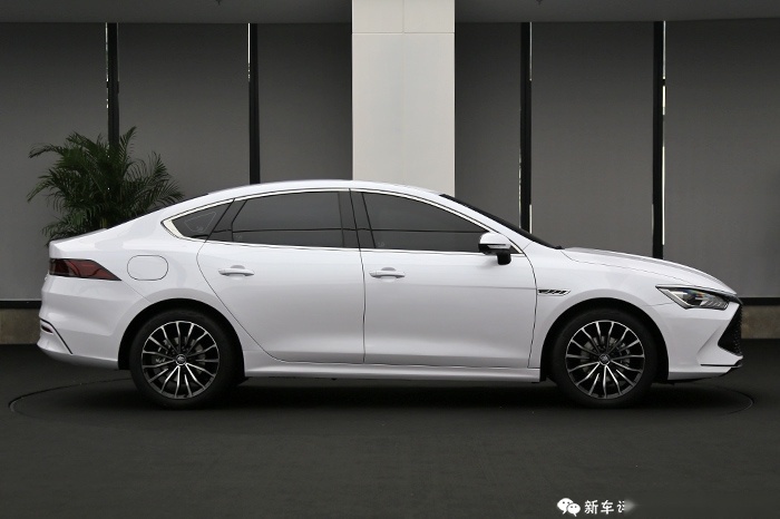 比亚迪首款DM-i量产车10.58万起，这价格怎么买不亏？
