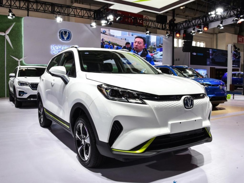 续航超过400km，价格10万+，长安又一款纯电动SUV上市