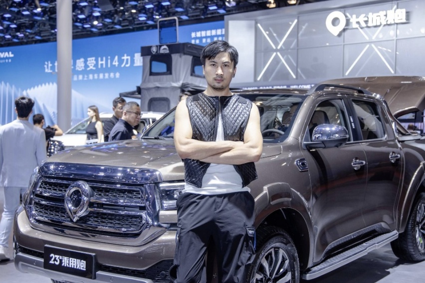 全球智能豪华皮卡2023款乘用炮焕新上市 12.68万元起