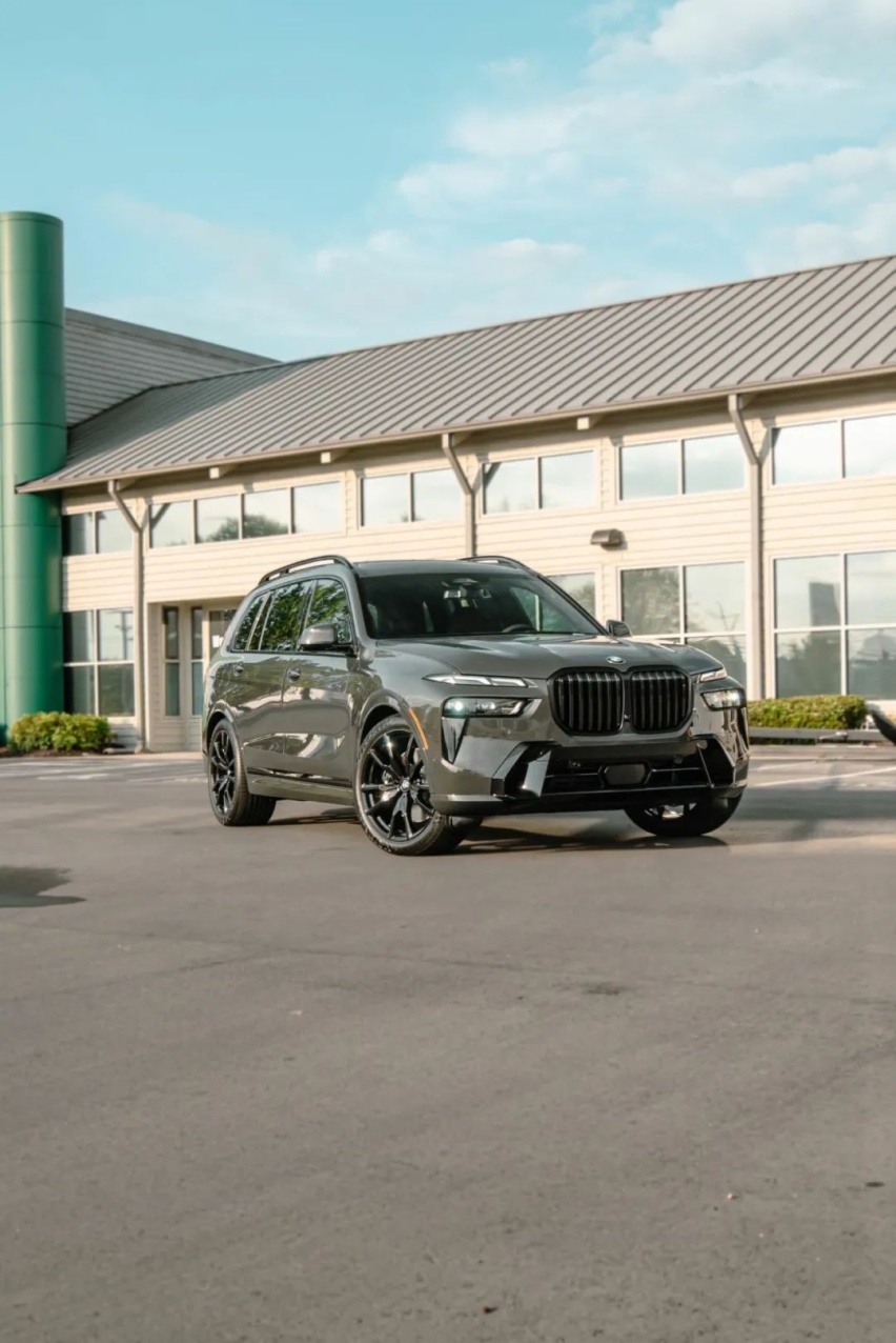 2300000元的BMW，配什么车漆最好看？