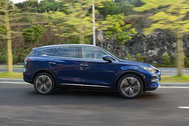 比亚迪凭什么打败特斯拉上销冠宝座？看看唐EV和Model 3就知道