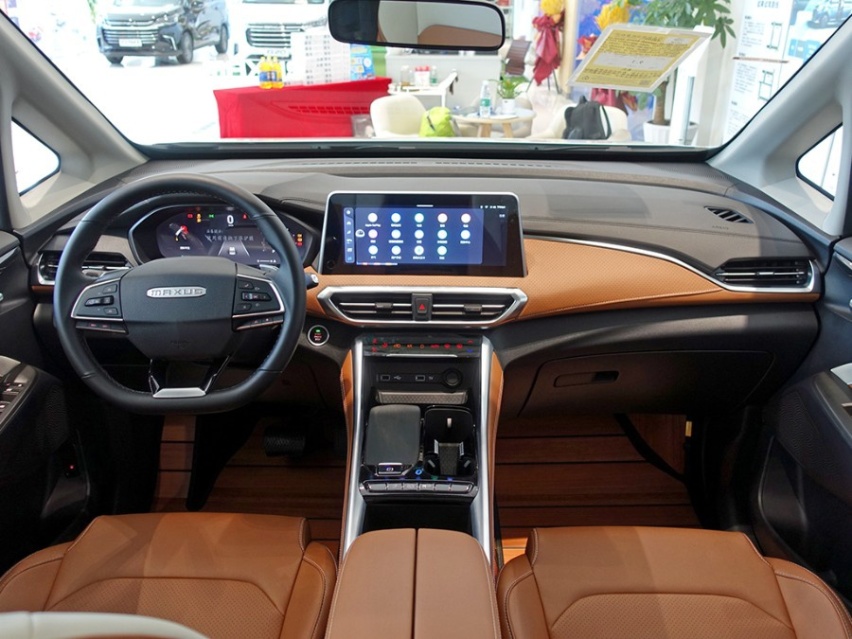 空间宽敞、配置丰富的家用MPV，实拍2021款大通G50 PLUS