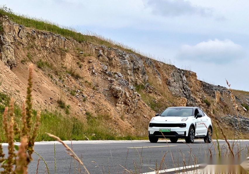 试驾领克05 PHEV：不盲从潮流，也不刻意谄媚