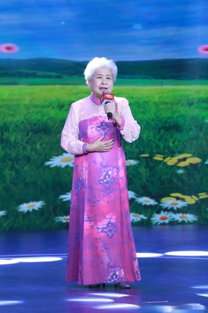上千万人线上见证，2020寰球年度车大奖花落一汽红旗H9