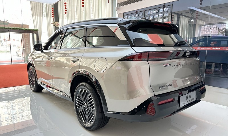 2.0T+9AT，颜值与实力并存，解析东风日产探陆