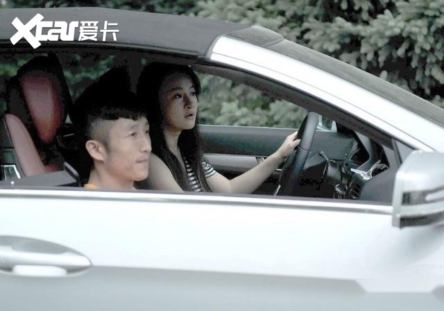 国内格斗巨星都开什么车？杨建平豪车超500万，邱建良很低调！