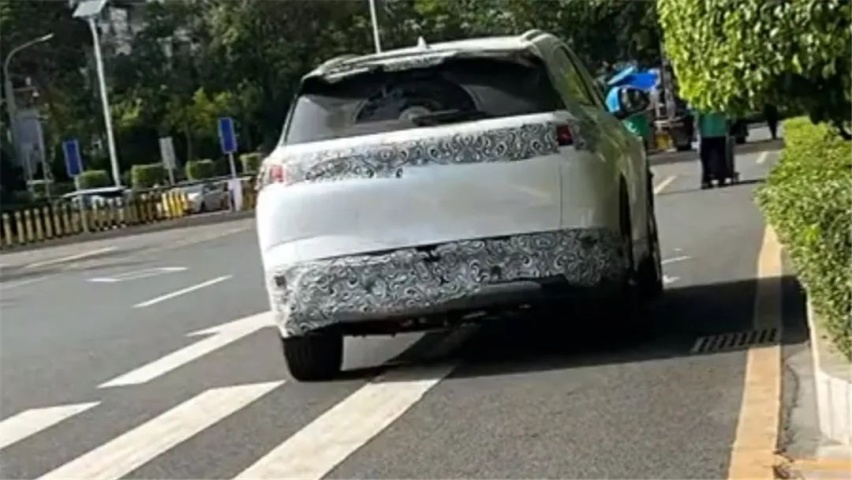 奔驰EQS SUV全球首发，比亚迪护卫舰07大量谍照曝光…丨今日车闻
