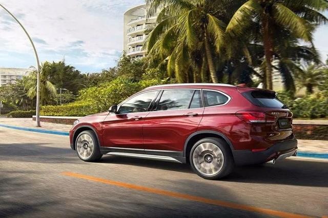 30万级豪华SUV,奔驰GLB出道即一哥?宝马X1奥迪Q5L