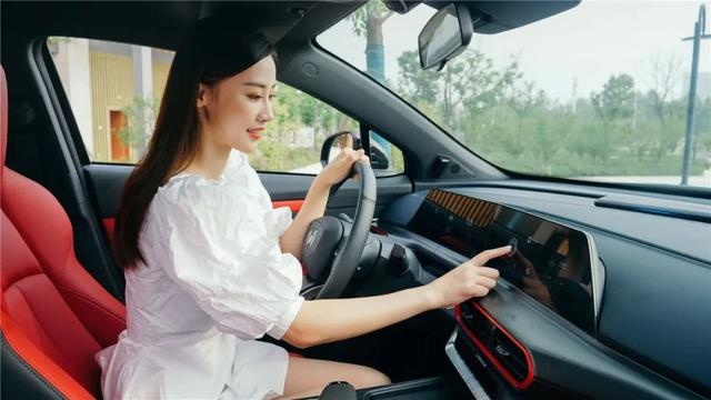 三大理由95后车主放弃XR-V、C-HR 选择长安UNI-T