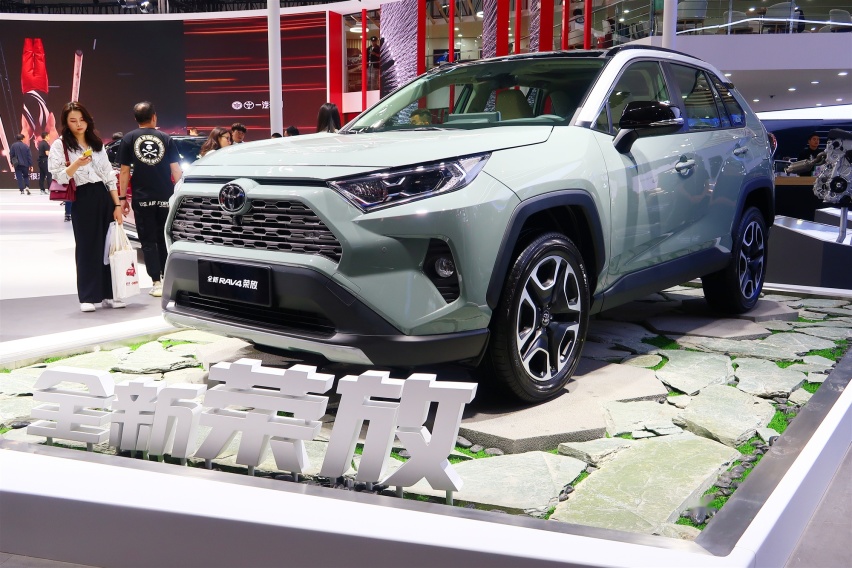 广州车展看到全新一代丰田RAV4不知道怎么改？Rowen外观