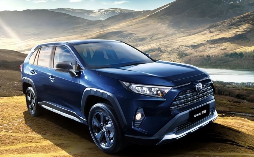欧洲版新款丰田RAV4发布官图 内饰换装12.3英寸液晶仪表