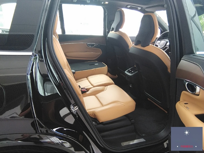 轻奢颜值高的沃尔沃XC90探店实拍！最高优惠14万，超值