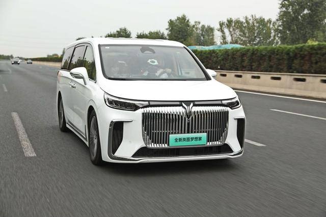 实测续航超1400公里，岚图梦想家成为“续航第一MPV”