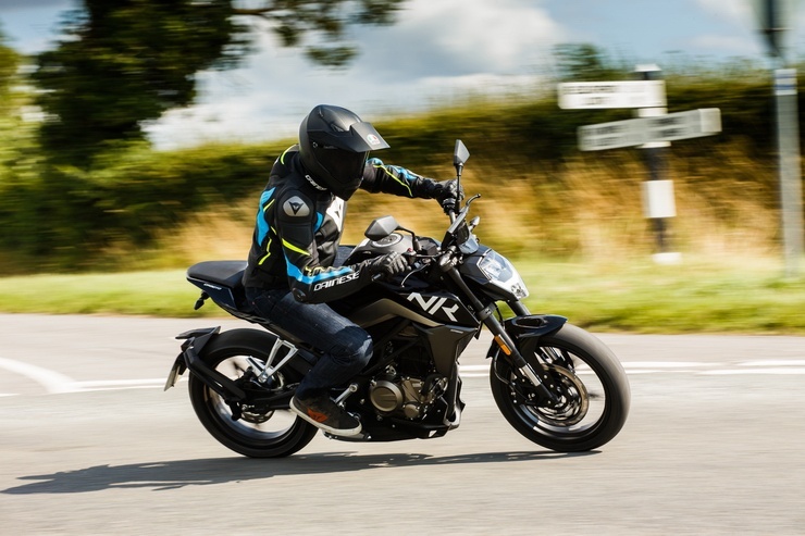 走向世界的CFMOTO 春风海外车型300NK英国测评