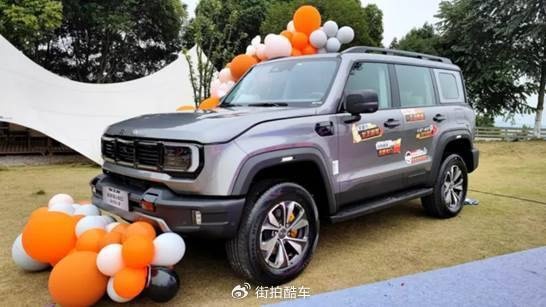 全新BJ40城市猎人版重庆上市，它都有啥亮点？