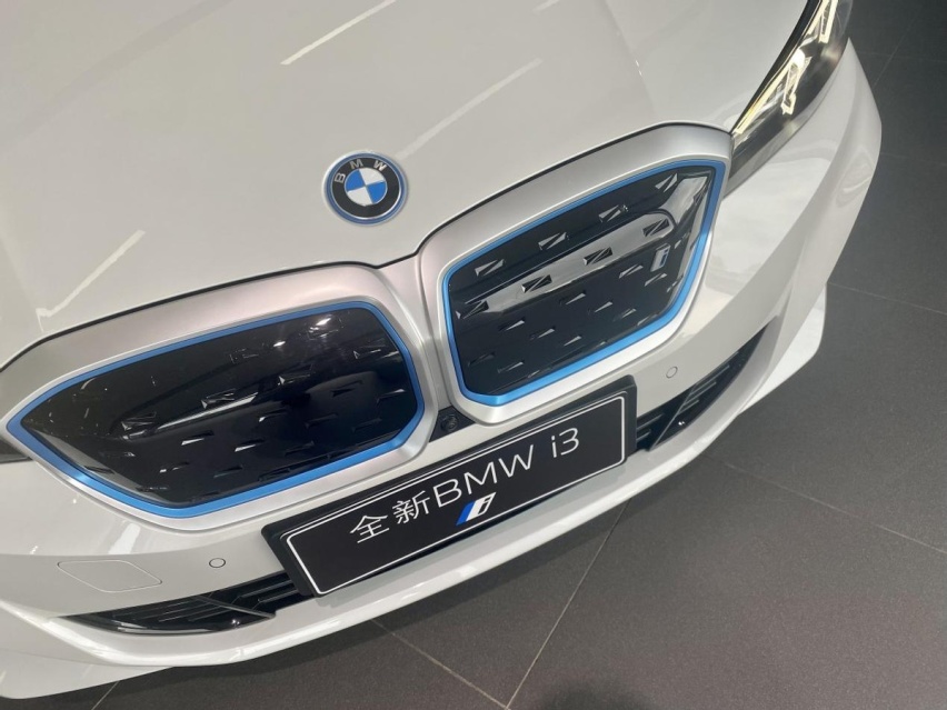 全新 BMW i3，顺应时代，也做自己