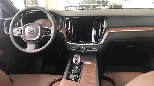 趁奥迪Q5L没现车，沃尔沃XC60降6万，能翻身吗？