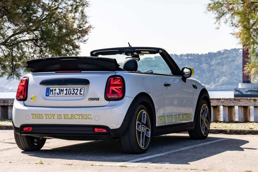 续航230km MINI COOPER SE敞篷版官图发布