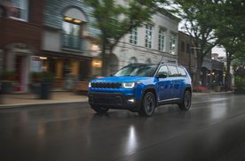 全新Jeep切诺基首发，设计回归复古、约26.5万买1.6T混动
