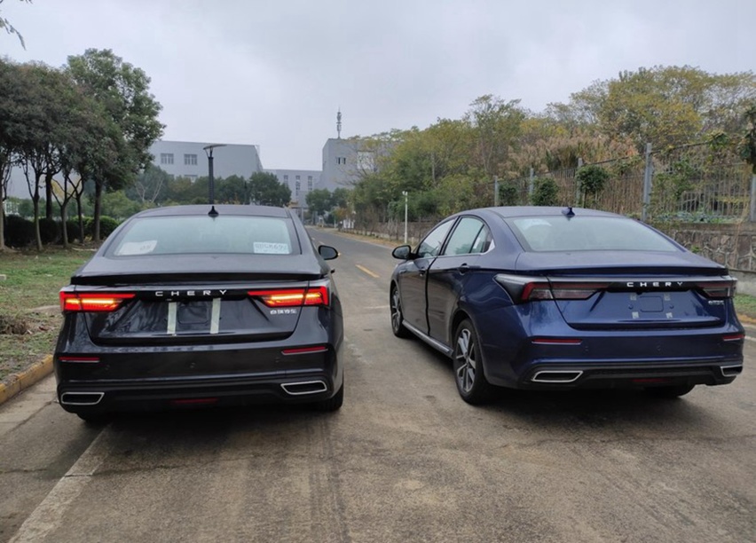 奇瑞终于造了辆高颜值轿车，两种前脸，入门高配，预售7.49万
