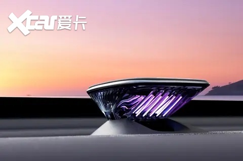 东风日产公布“油电同智”战略首车：天籁·鸿蒙座舱新车首发亮相