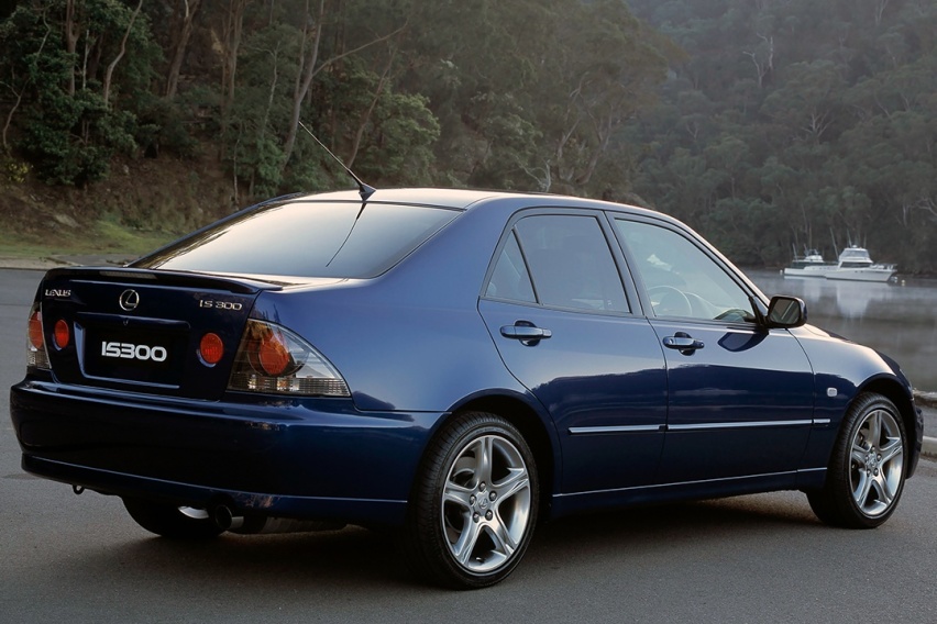 lexus_is_300_2.jpg