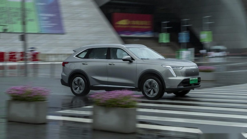 15.98万元买插混四驱SUV，哈弗终于放大招了