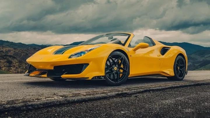 法拉利488 Pista Spider：敞篷也能跑得快