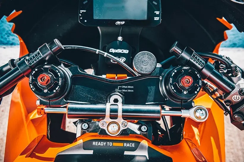 ktm-rc-8c-3.jpg.png