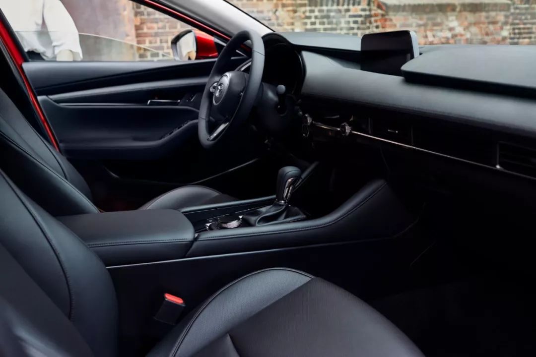 为SKYACTIV-X留空间，马自达昂克赛拉11.59万起售