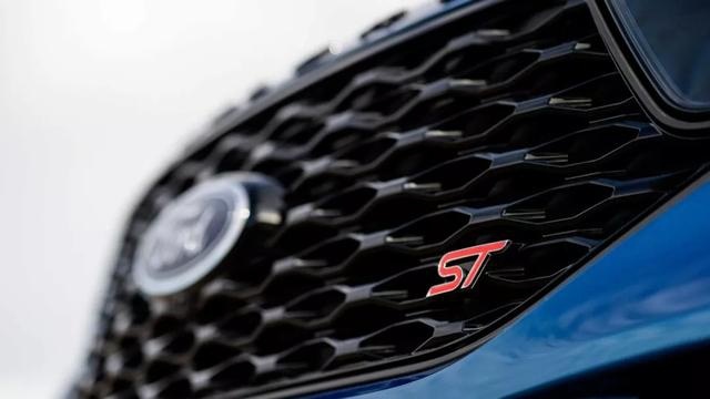 又来一款偏向运动的福特SUV，探险者XLT运动版官图