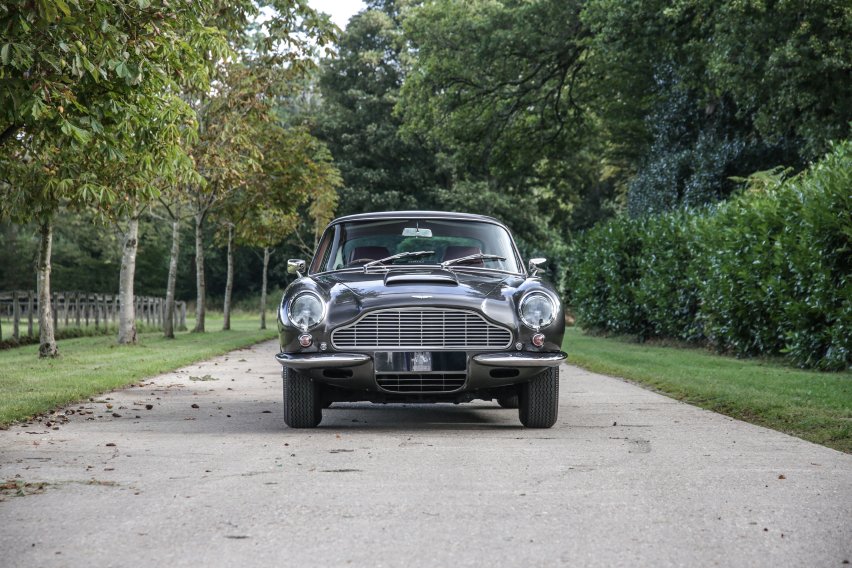 Aston Martin DB6