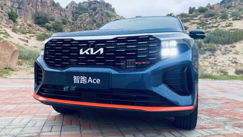 红色的山峰和地表最强1.5T智跑Ace 谁赢了？