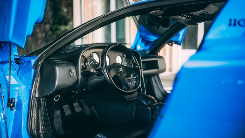 Bugatti-Centodieci-Interior-7.jpg