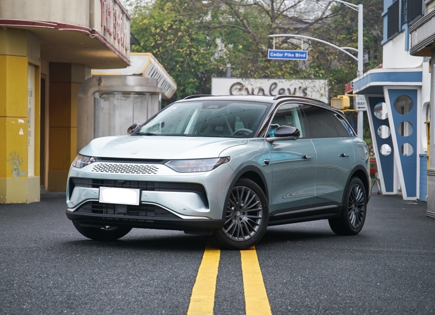 不到15万的中型增程式SUV！轴距接近3米配无框车门，续航1000Km