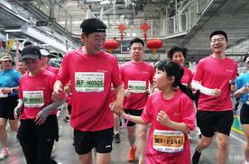 陪妈妈跑，向爱出发！2025长城汽车智慧工厂半程马拉松开跑