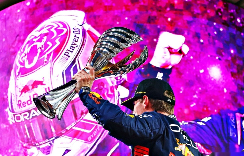 F1车手维斯塔潘破纪录：单季领先圈数破千