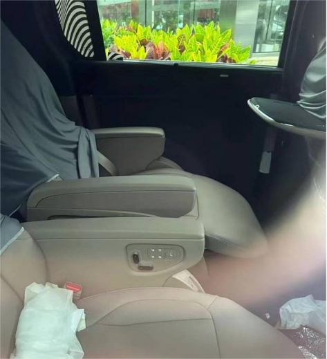 小鹏X9官图发布，定位中大纯电MPV，最大续航超700km