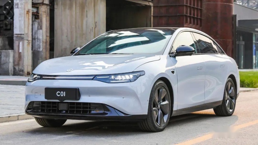 不到20万、同级最便宜！零跑C01开着行吗？