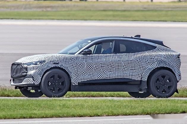 新福特Mustang Mach-E谍照曝光，造型跨界时尚
