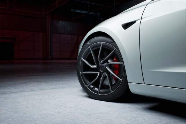 Model 3高性能版33.59万元开启预售，全系高性能版车型已就位