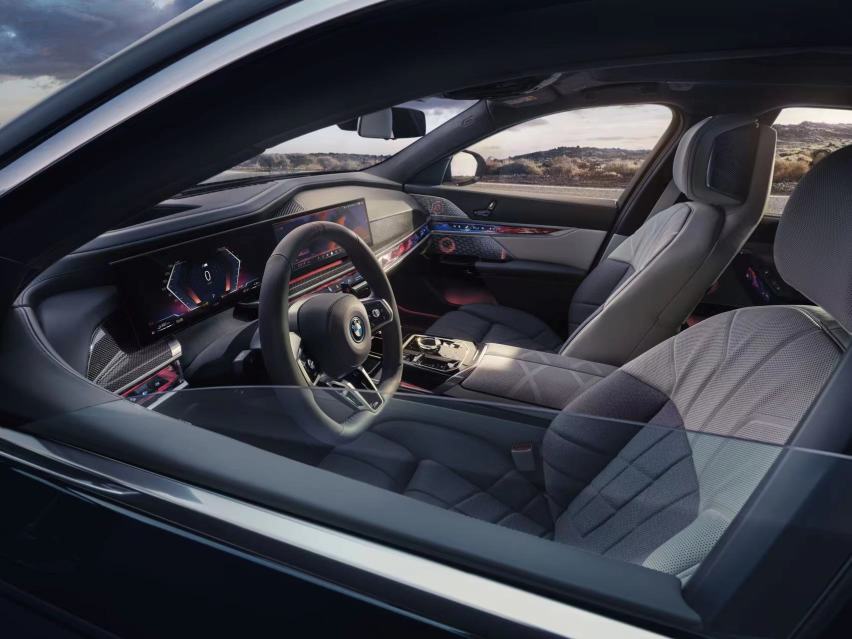 最强电动旗舰创新纯电动BMW i7 M70L领衔