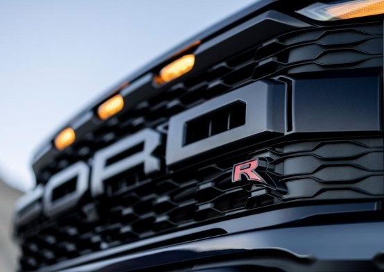 搭载5.2L V8发动机，福特F-150猛禽R正式发布