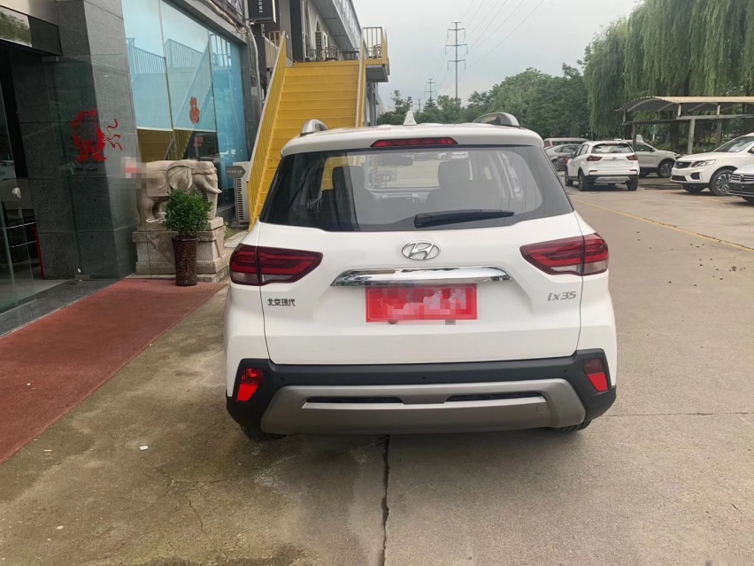 分享现代ix35用车感受，裸车到手12.4万，2.0L+6A