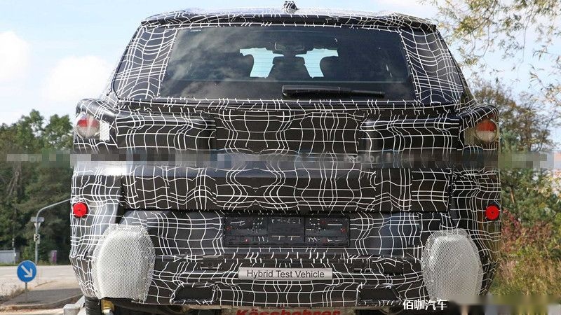 bmw-x8-spy-shots-tail-close.jpg