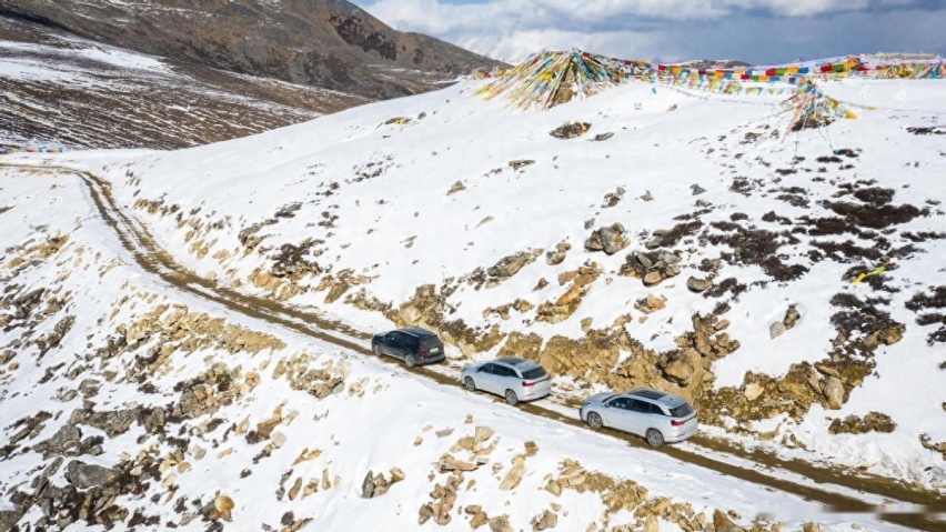 13万级家用插混SUV首选，蓝电E5满油满电可跑1150km，5座/7