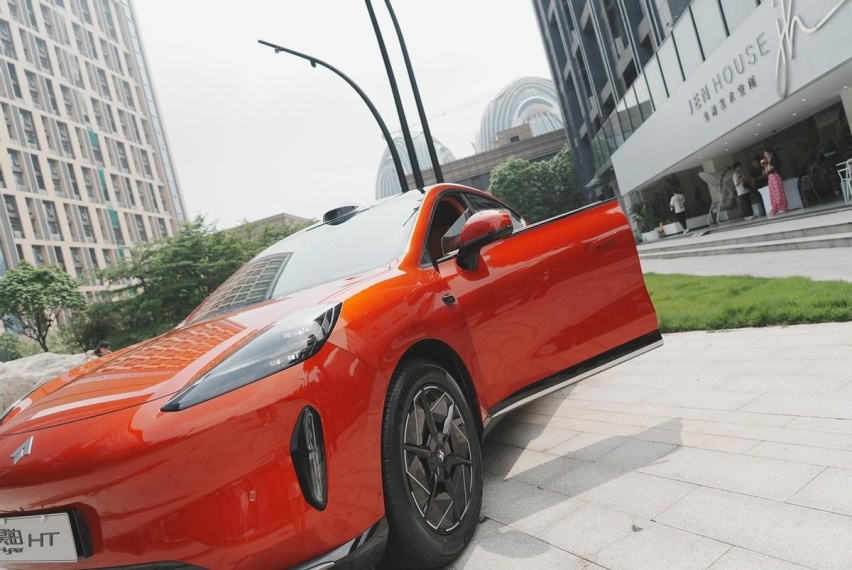 800V+无图智驾 续航做到825km的昊铂HT 2024款来了