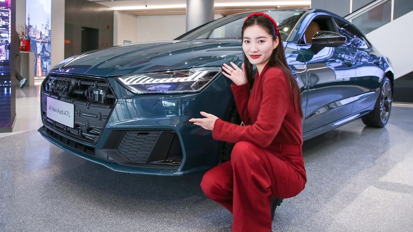 无框车门很拉风，3.0T动力很上头，上汽奥迪A7L到店实拍